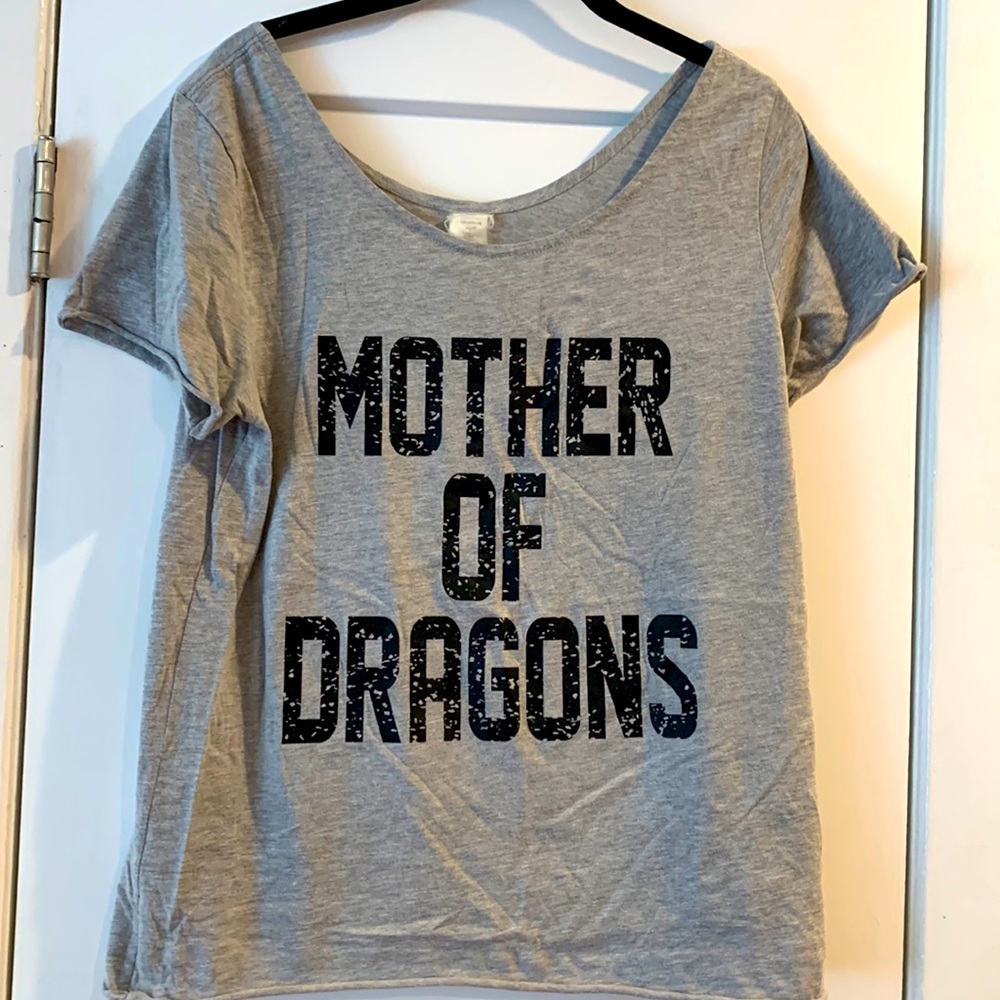 Mother of Dragons! Grey & Black tee. Size M. 65% polyester & 35% Viscose.